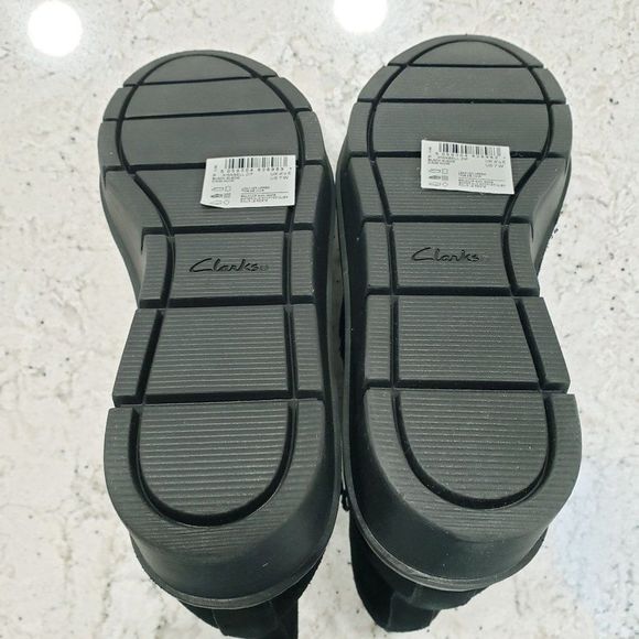 Clarks Collection Women's Size 7 W Airabell Suede Wedge Ankle Bootie Black NEW - Picture 10 of 13